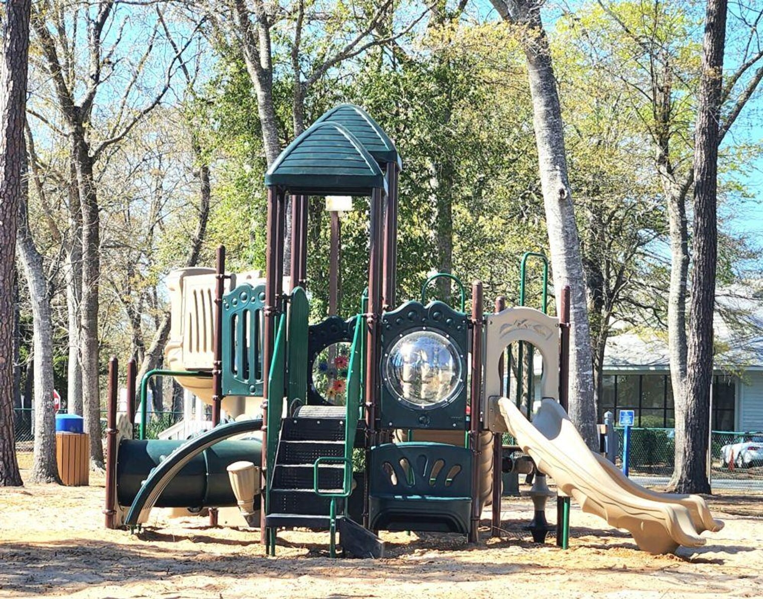 Building Photo - 983 Cayman Ct