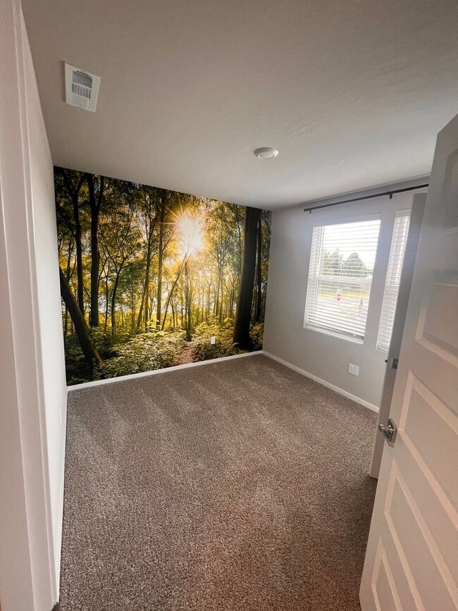 Building Photo - NEW LISTING!! Beautiful New 4 bed/2.5 bath + Loft in an ideal location