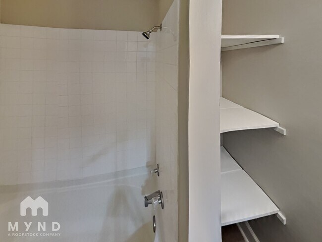 Building Photo - 4922 Statesville Rd