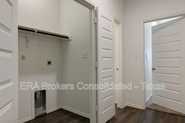 Building Photo - 5407 Shasta Pl