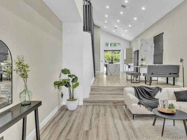 Building Photo - 7834 Oak Grove Cir