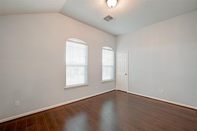 Building Photo - 2214 Falcon Knoll Ln