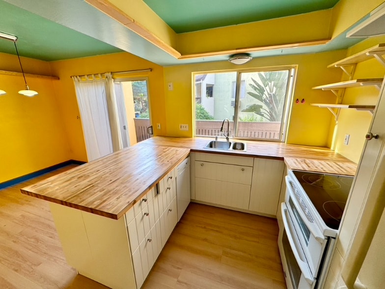 Building Photo - 7958 Mission Center Ct