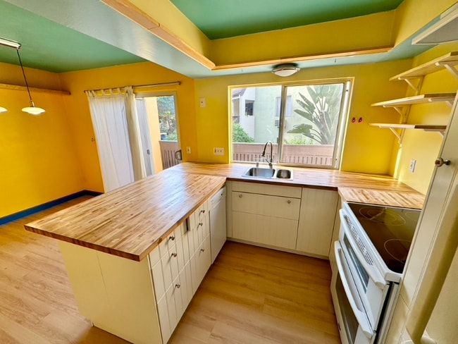 Building Photo - 7958 Mission Center Ct