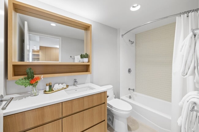 Building Photo - 1388 Kapiolani Blvd