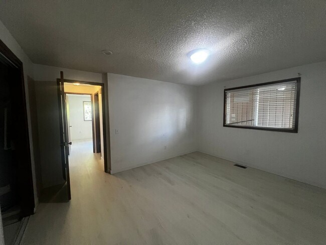 Building Photo - 507 Forest Cir