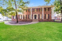 Building Photo - 130 Valley Club Cir