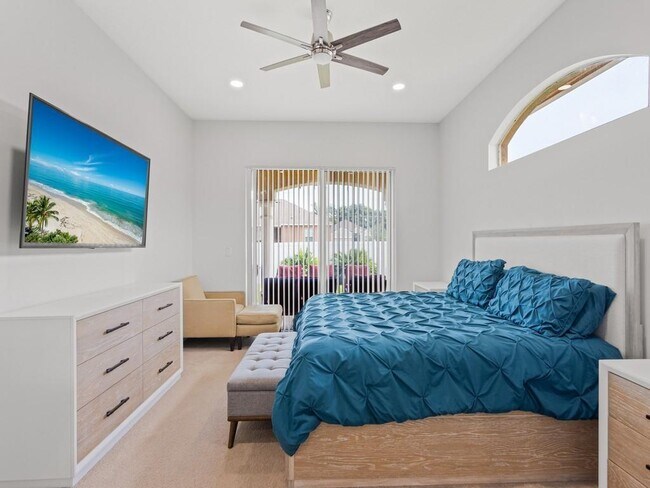 Building Photo - 6420 Parklane Ct