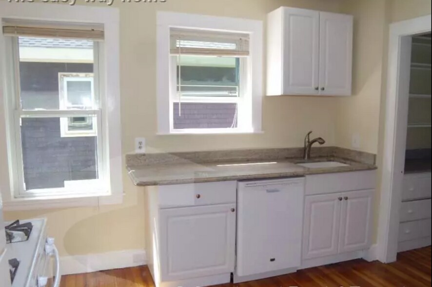 Building Photo - 47 Standish St