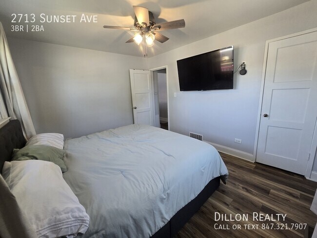 Building Photo - 2713 Sunset Ave