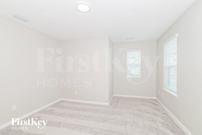 Building Photo - 8145 Windmill Way