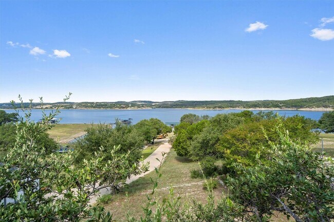 Building Photo - 504 Lakeshore Cir