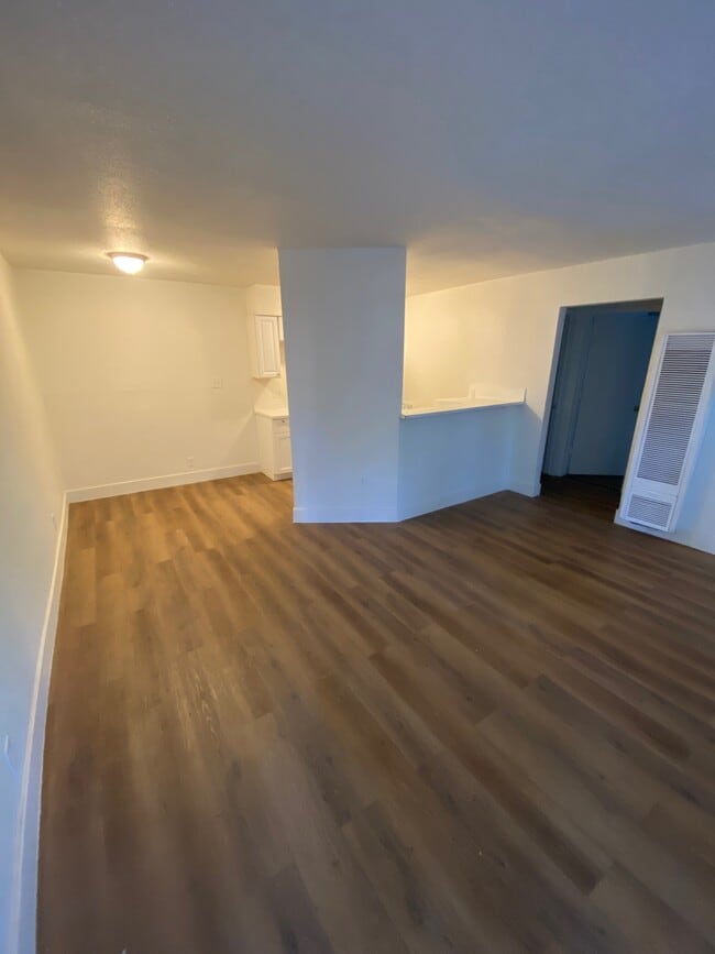 Building Photo - 3673 Spruce Ave