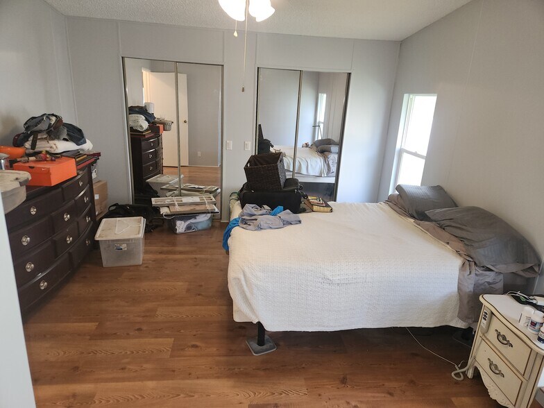 Master - 4699 SE Bywood Ter