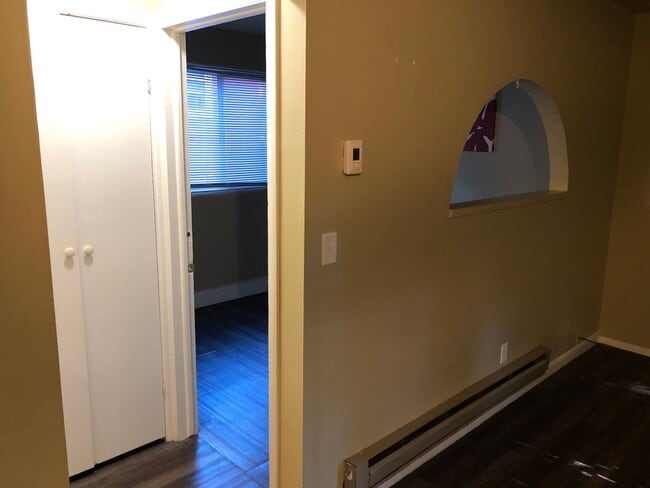 Building Photo - Cute one bedroom apartment!