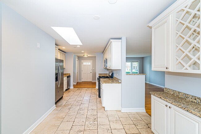 Building Photo - 1767 E Cree Ln