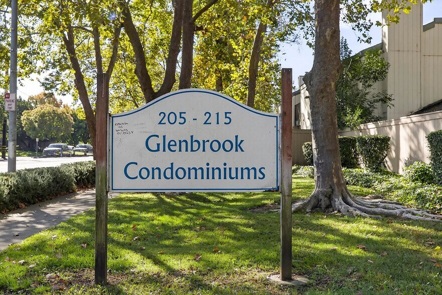 Building Photo - 211 Stony Point Rd