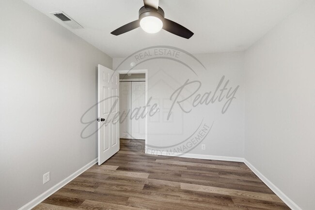 Building Photo - Two Bedroom Ranch Duplex in Hermitage with Updates and on Special!