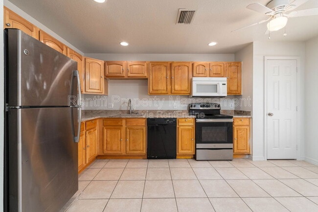 Building Photo - 210 Ichabod Ave