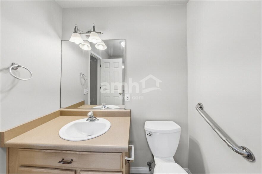 Building Photo - 5763 W Sunbright Ln
