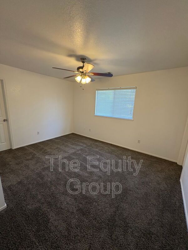 Building Photo - 2642 N Fairway St
