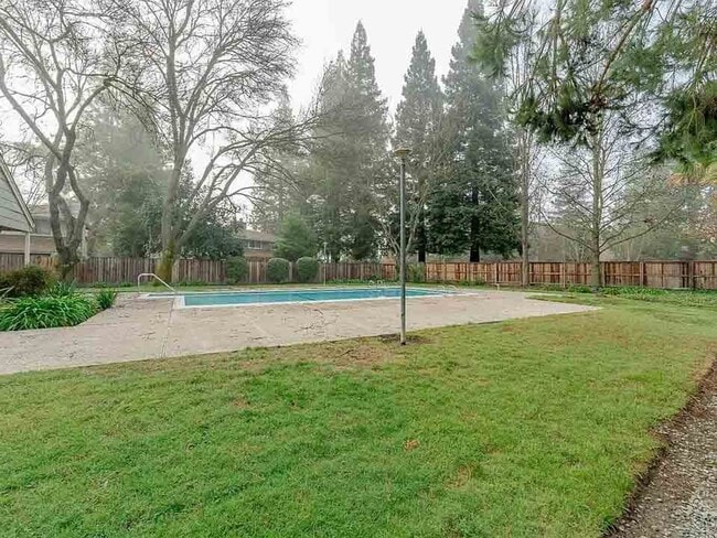 Building Photo - Gorgeous 3 Bedroom in Desired Park West Community