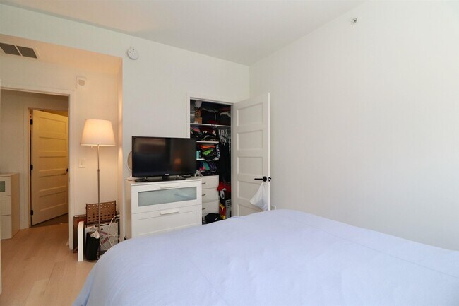 Building Photo - 10 Provost St