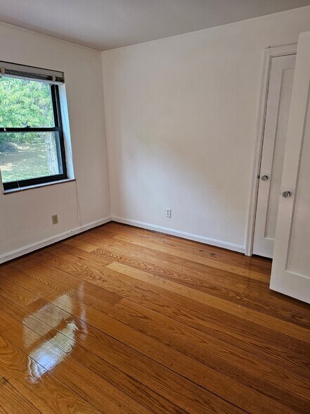 Building Photo - 3941 Millsbrae Ave