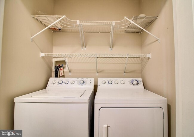 Building Photo - 2035 Astilbe Way