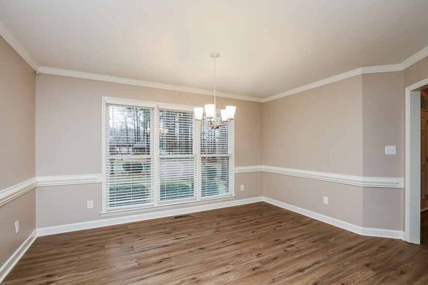 Building Photo - 3631 Robin Ln