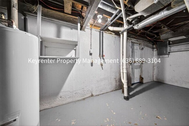 Building Photo - 5936 Theodore Ave