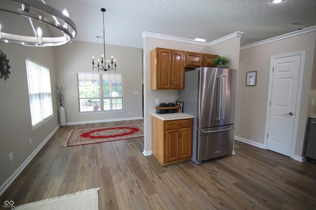 Building Photo - 730 High Dr