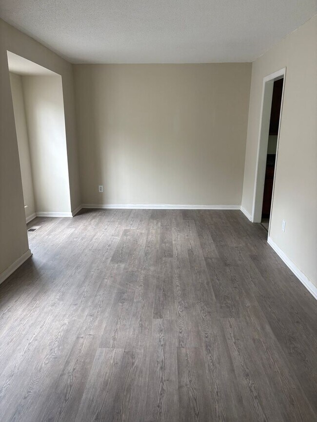 Building Photo - New For Rent!