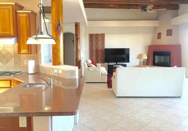 Building Photo - Spacious 4BR House in Tucson