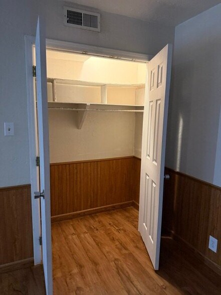 Building Photo - 1080 Turner Dr