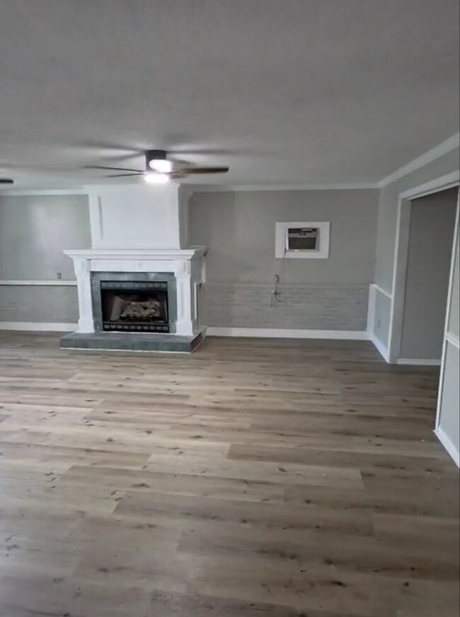 Building Photo - Spacious 3-Bedroom Home in Prime Irving Lo...
