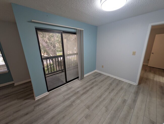 Building Photo - 3550 Sable Palm Ln