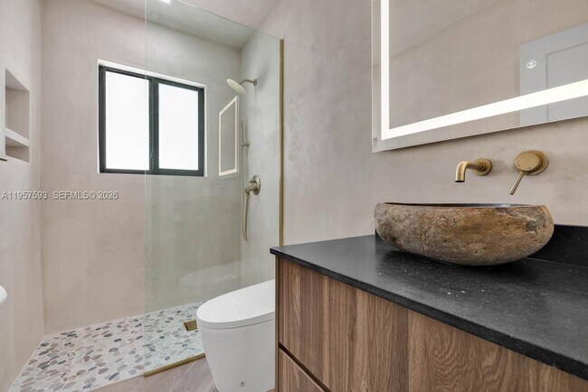 Building Photo - 8931 NE 2nd Ave