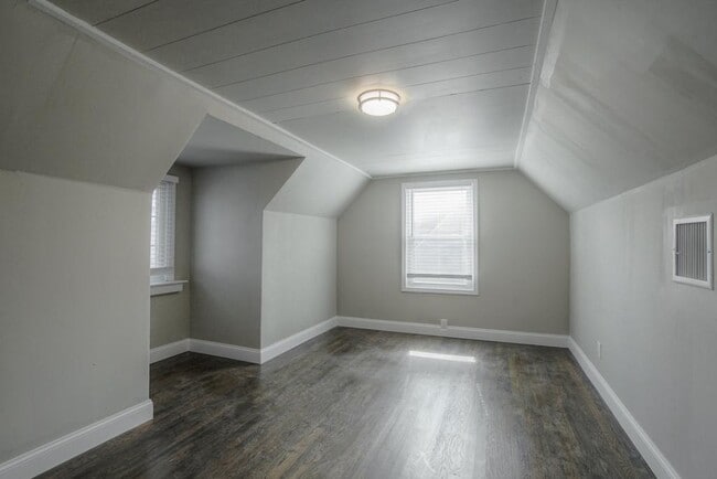 Building Photo - 7728 Walnut St