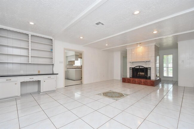 Building Photo - 7714 Eichler Dr
