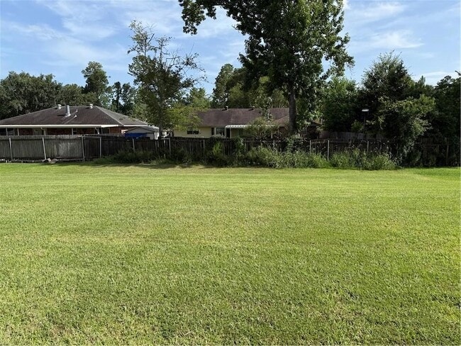 Building Photo - 557 Claiborne Trails Dr