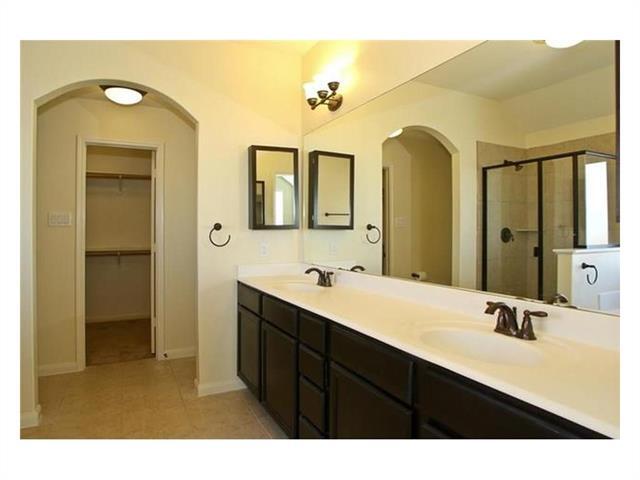 Building Photo - 415 Lipizzan Ln