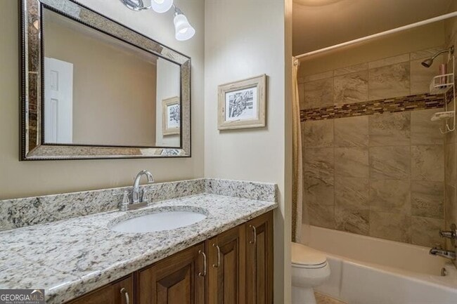 Building Photo - 947 Lenox Hill Ct NE