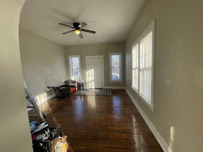 Building Photo - 124 N Pearl Ave