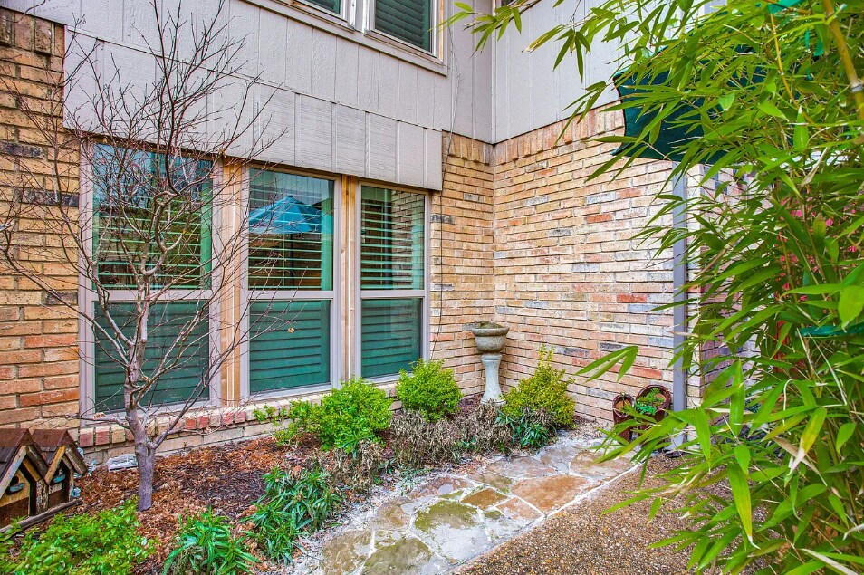 Building Photo - 12553 Montego Plz