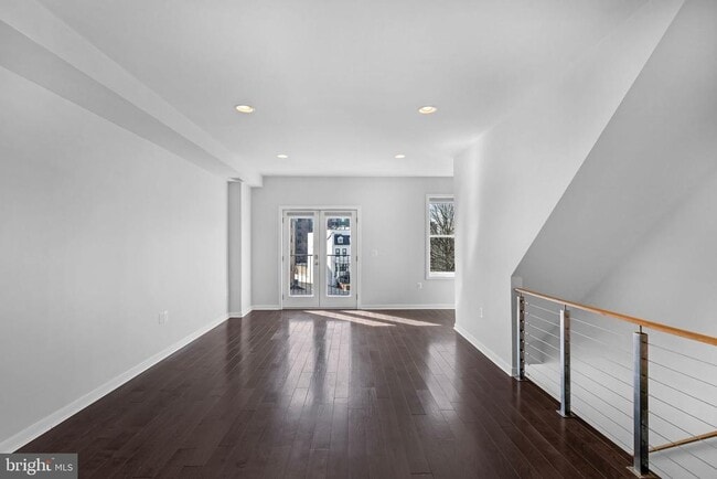 Building Photo - 15 N St NW
