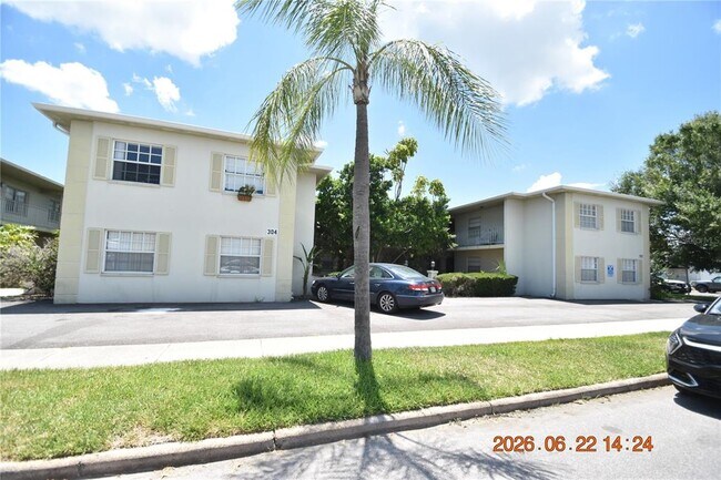 Building Photo - 304 Danube Ave