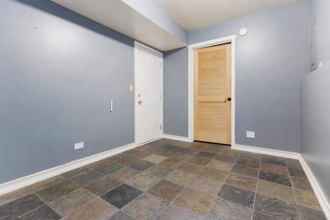 Building Photo - 2260 Hudson Cir