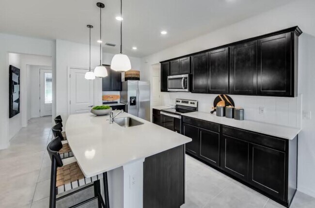 Building Photo - 6040 Praza Ln