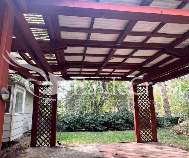 Building Photo - Two Bedroom, One Bathroom House with Fence...